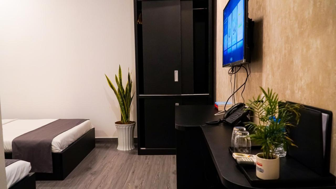 Bros Hotel Хошимин Экстерьер фото