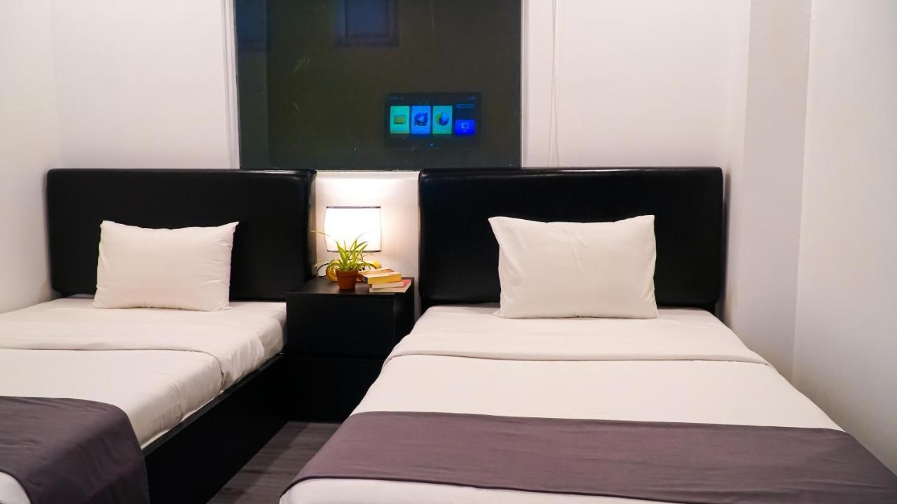 Bros Hotel Хошимин Экстерьер фото
