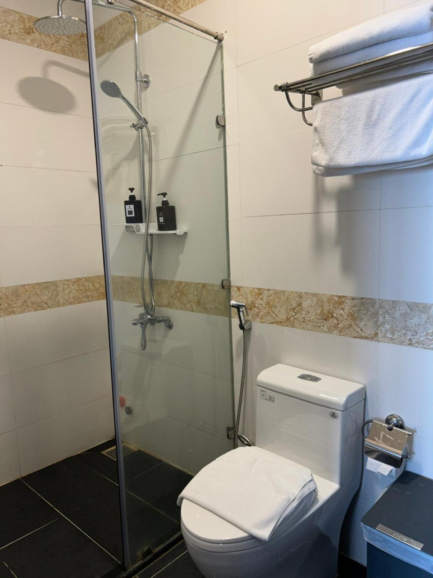 Bros Hotel Хошимин Экстерьер фото
