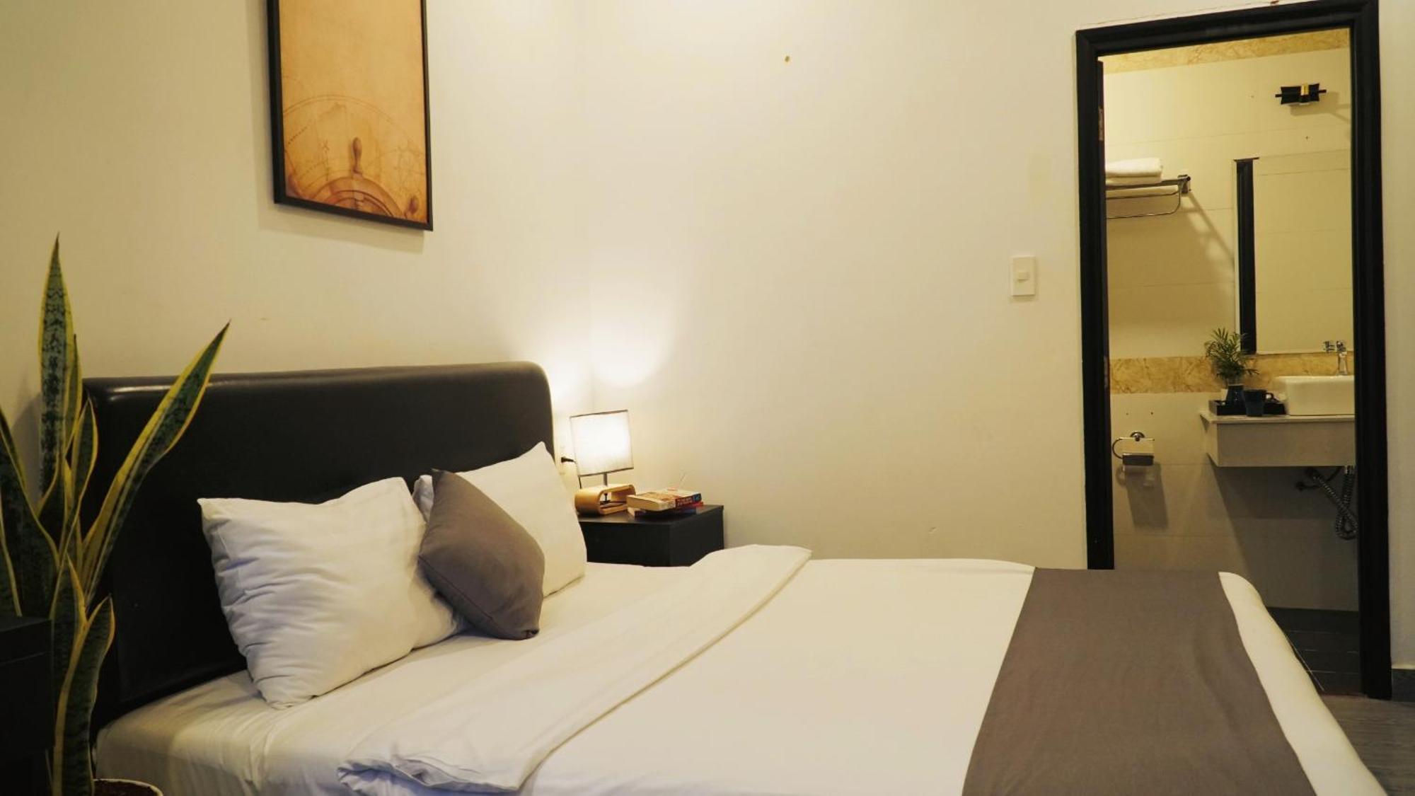 Bros Hotel Хошимин Экстерьер фото